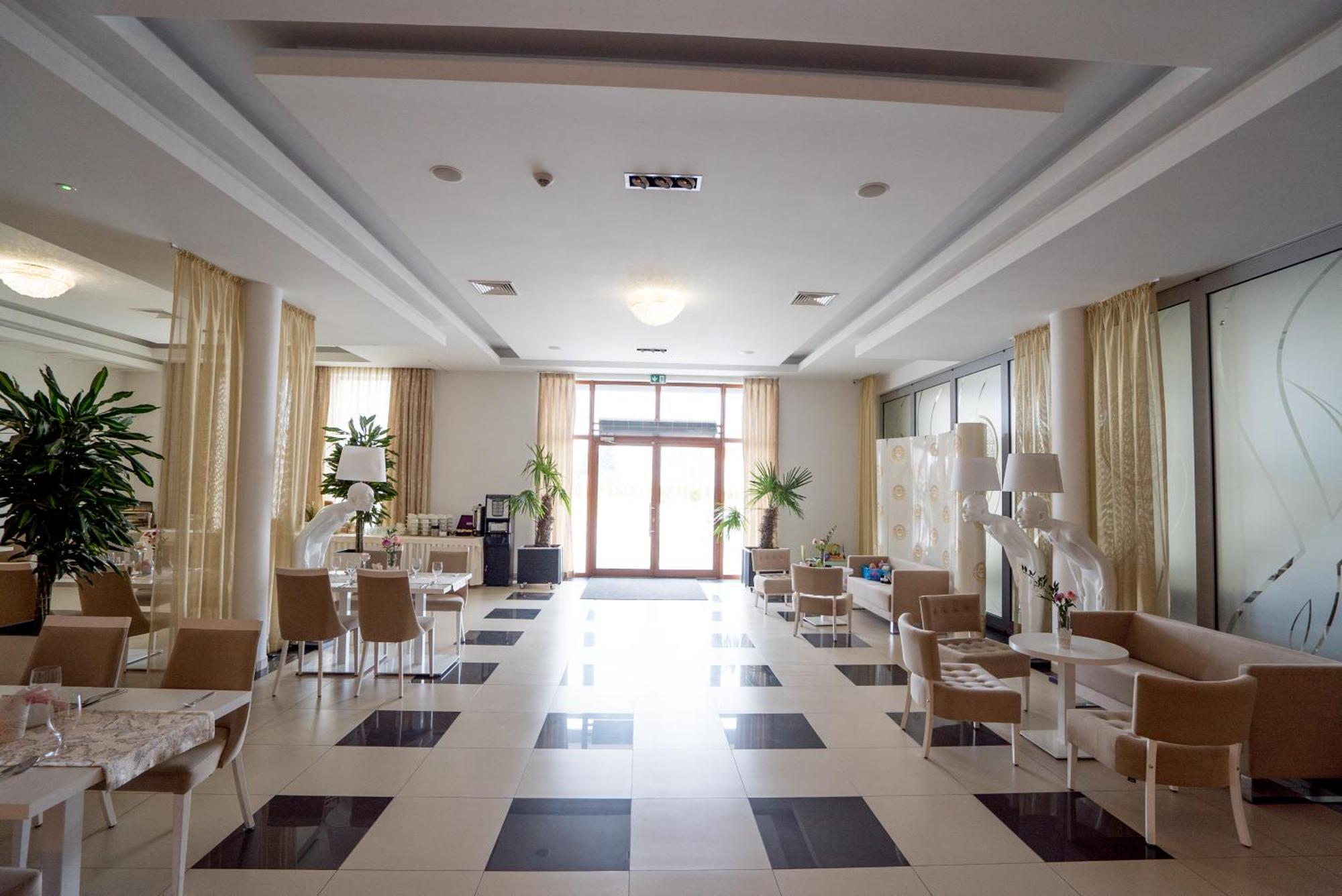 Hotel Aleksandria Siedlce Exterior photo