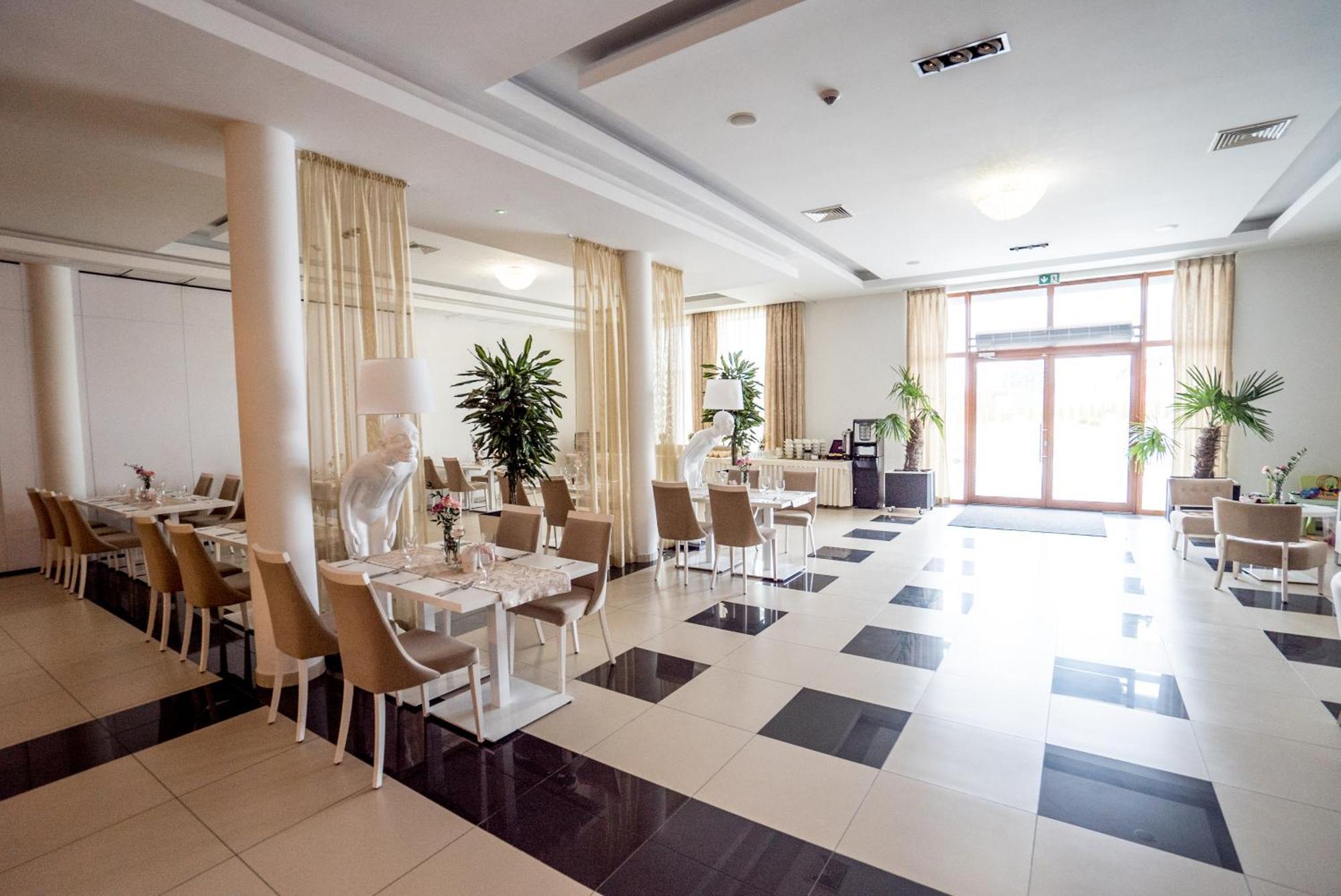 Hotel Aleksandria Siedlce Exterior photo